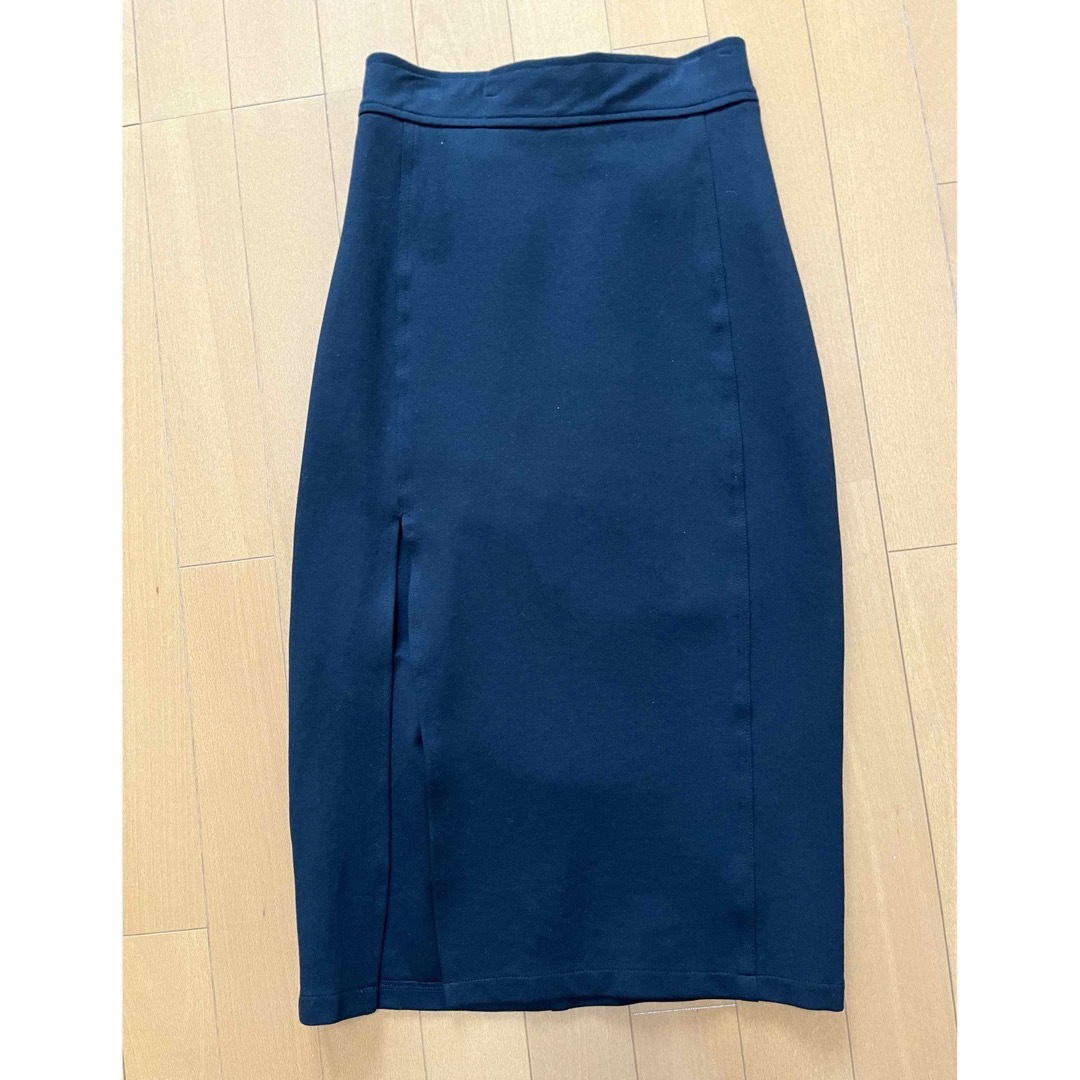 ENVYM(アンビー)のENVYM ブラックタイトスカート　ミドル丈 レディースのスカート(ロングスカート)の商品写真