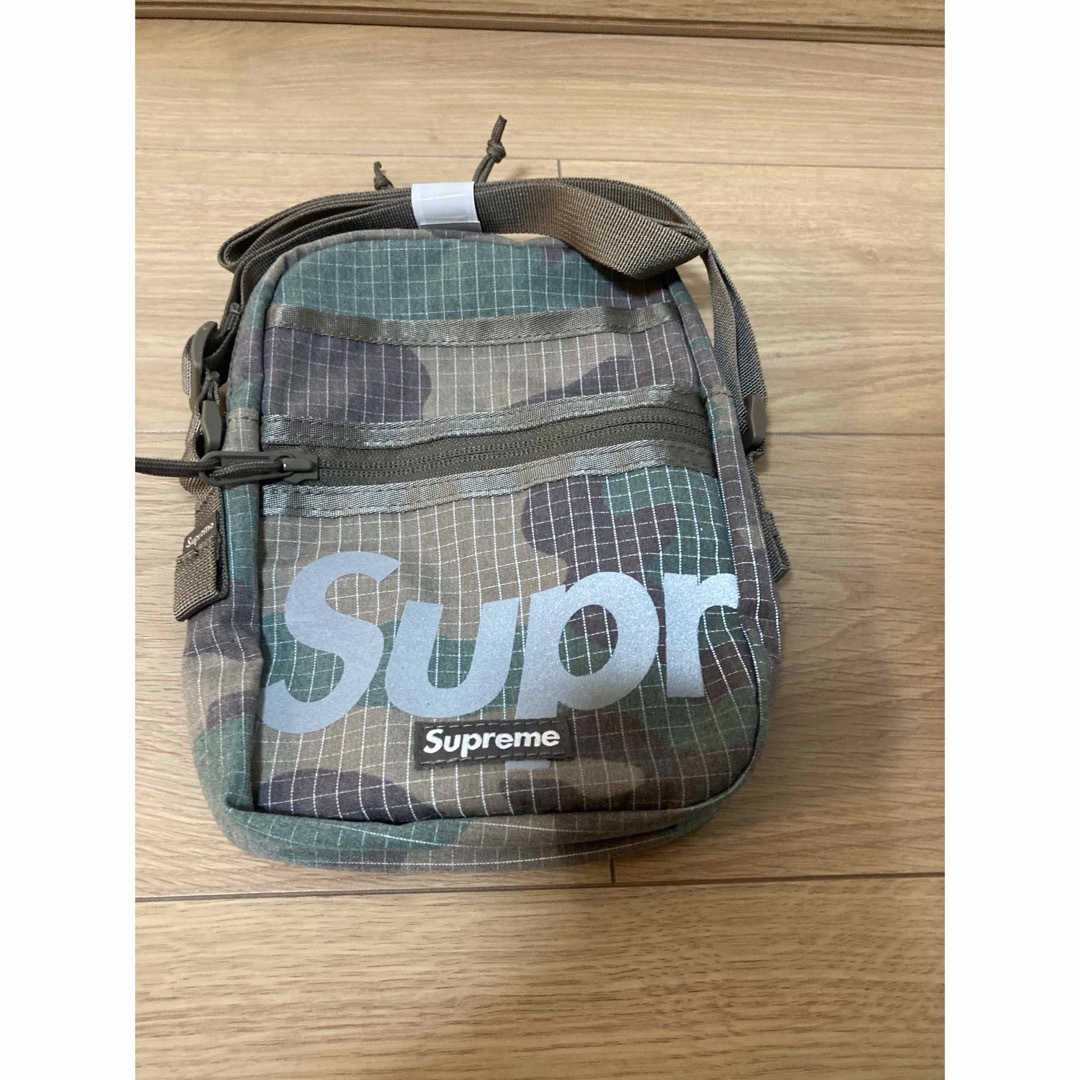 Supreme(シュプリーム)のSupreme 24SS Shoulder Bag Woodland Camo メンズのバッグ(ショルダーバッグ)の商品写真