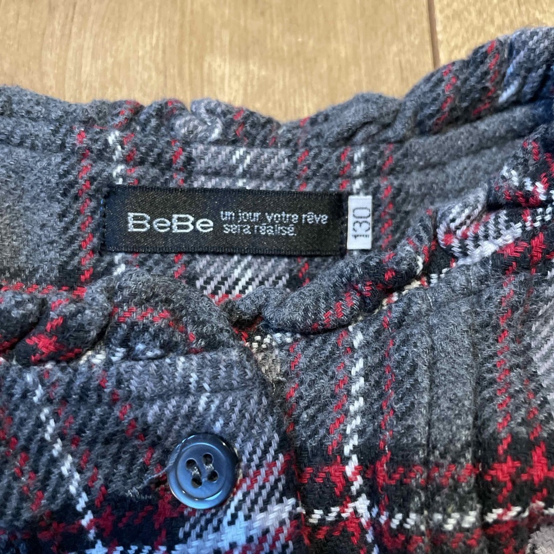 BeBe(ベベ)のBeBe ワンピース　130 キッズ/ベビー/マタニティのキッズ服女の子用(90cm~)(ワンピース)の商品写真