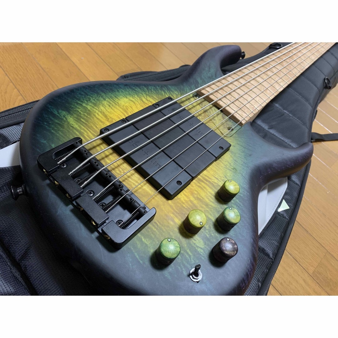 MTD 635-24 6弦bass　フィンガーランプ装備 楽器のベース(エレキベース)の商品写真