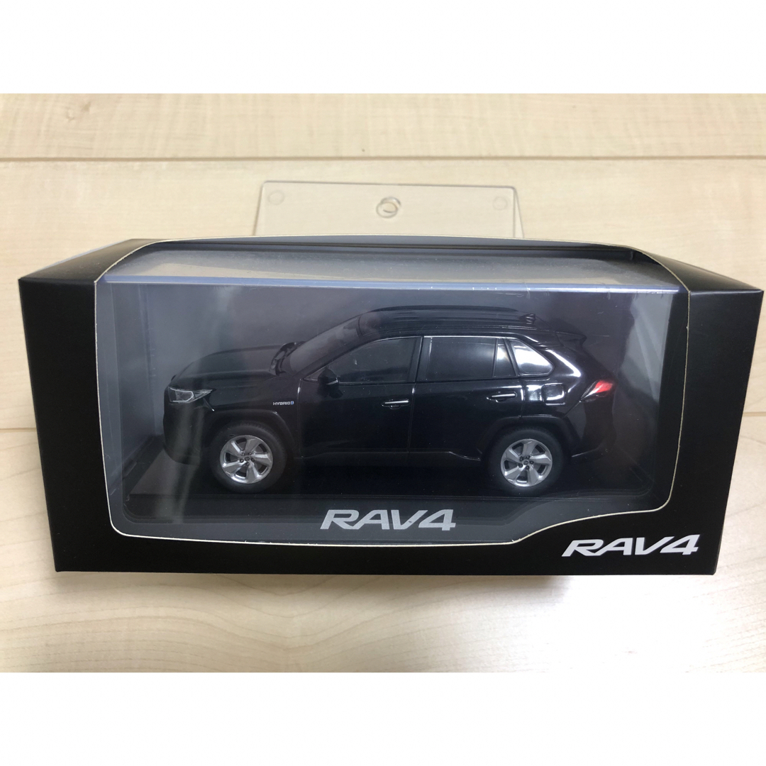 トヨタ(トヨタ)のRAV4 ハイブリッド ミニカー エンタメ/ホビーのおもちゃ/ぬいぐるみ(ミニカー)の商品写真