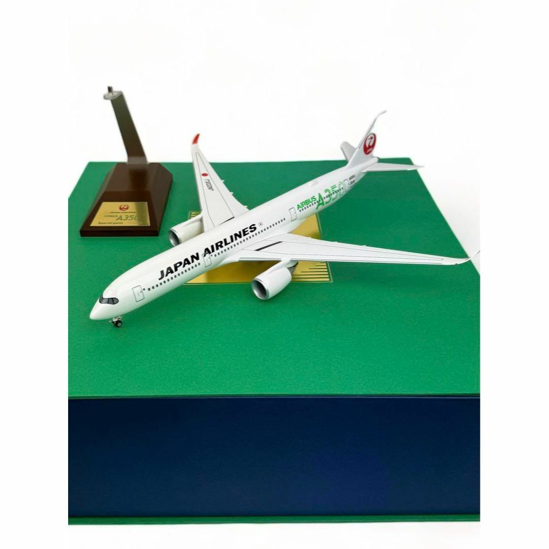 JAL(日本航空)(ジャル(ニホンコウクウ))の【限定品】JAL日本航空 AIRBUS エアバス A350-900 1/200 エンタメ/ホビーのおもちゃ/ぬいぐるみ(模型/プラモデル)の商品写真