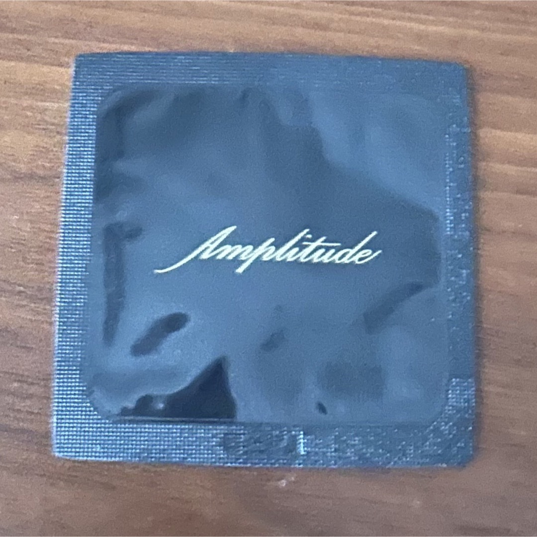 Amplitude(アンプリチュード)のアンプリチュード　メイクアップベース　コンプリートフィット　クリームベース コスメ/美容のベースメイク/化粧品(化粧下地)の商品写真