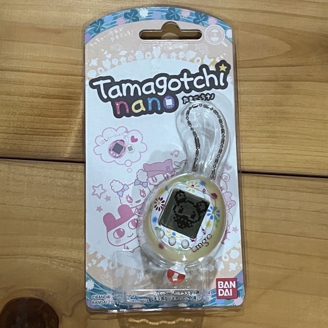 BANDAI(バンダイ)のたまごっち　ナノ　nanoイエロー エンタメ/ホビーのゲームソフト/ゲーム機本体(携帯用ゲーム機本体)の商品写真