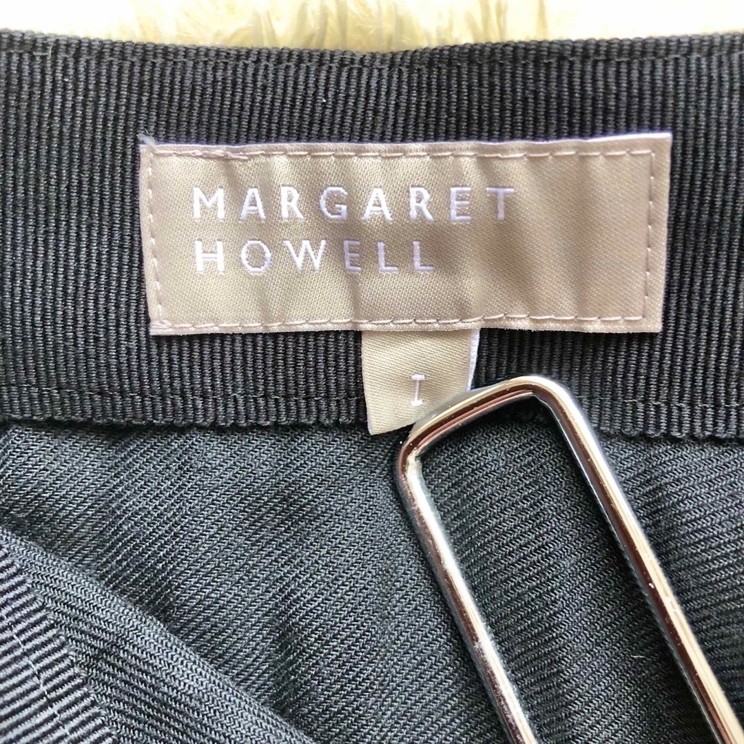 MARGARET HOWELL(マーガレットハウエル)のMARGARET HOWELL ✨FINE WOOL GABADINE 黒  レディースのスカート(ロングスカート)の商品写真