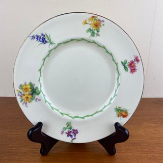 Royal Doulton - ロイヤルドルトン　ケーキ皿　花柄　クリーム色　アンティーク　イギリス