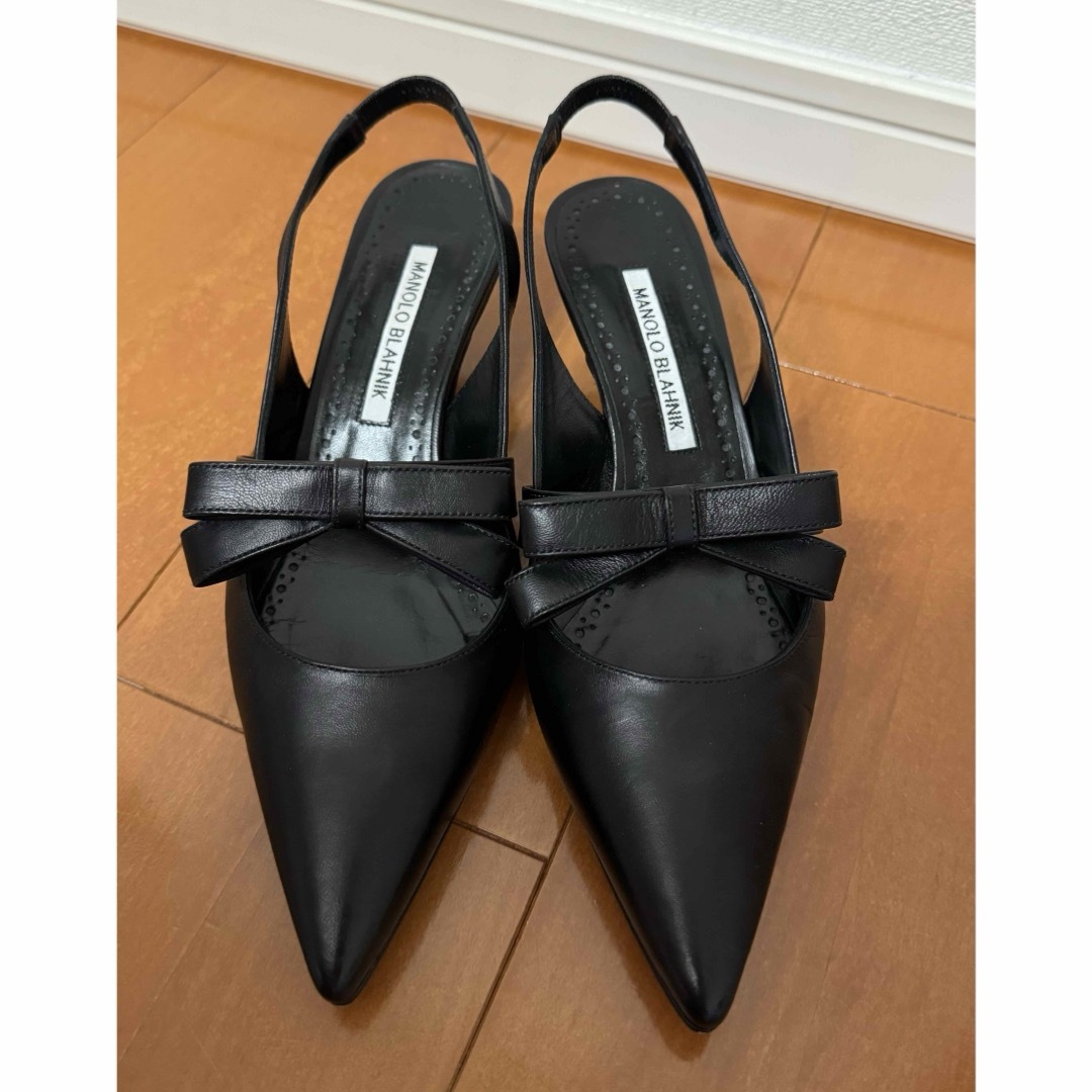 MANOLO BLAHNIK(マノロブラニク)の【美品】マノロブラニク  リボン　パンプス　サンダル　ミュール レディースの靴/シューズ(ミュール)の商品写真