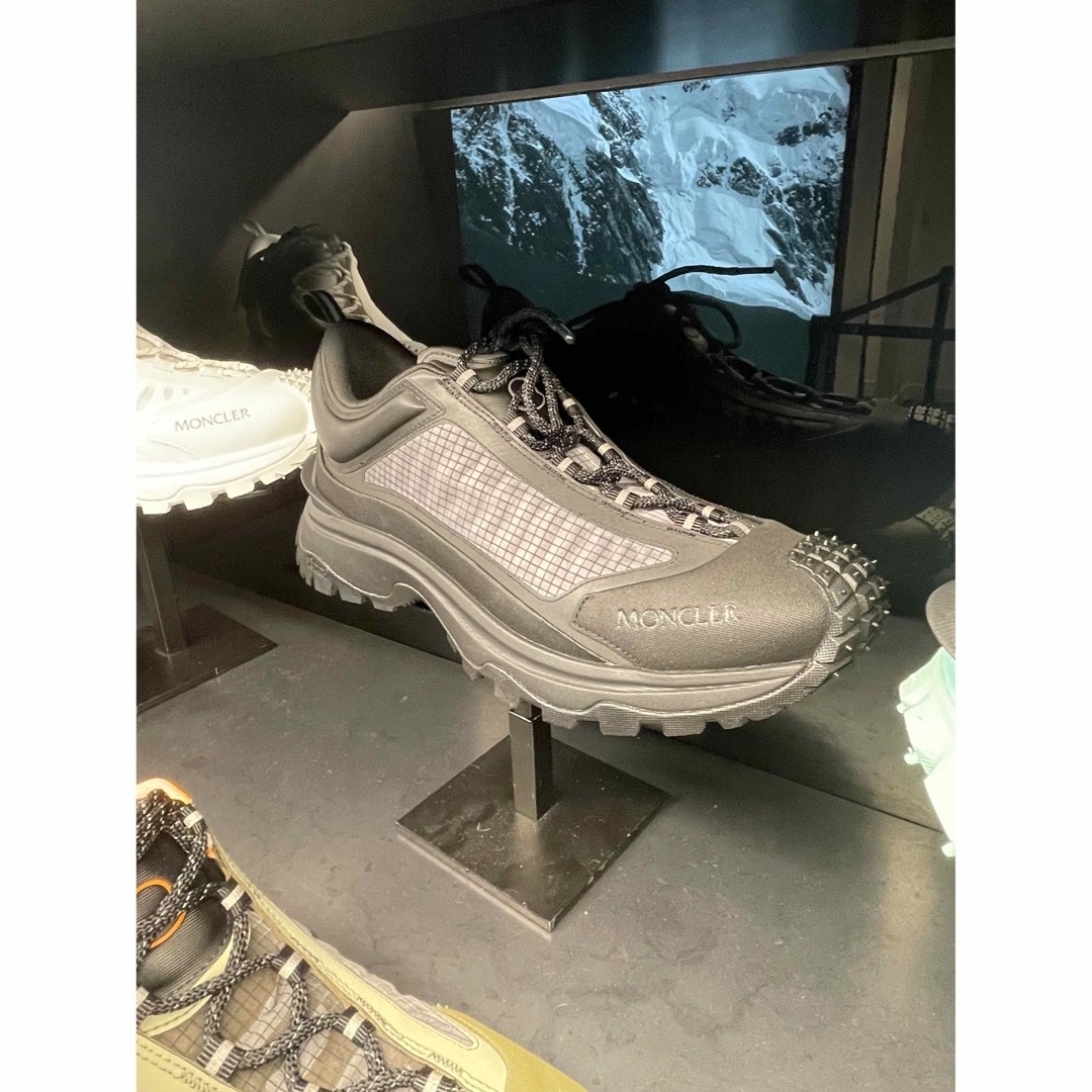 MONCLER(モンクレール)のモンクレール トレイルグリップ ライトスニーカー MONCLER メンズの靴/シューズ(スニーカー)の商品写真