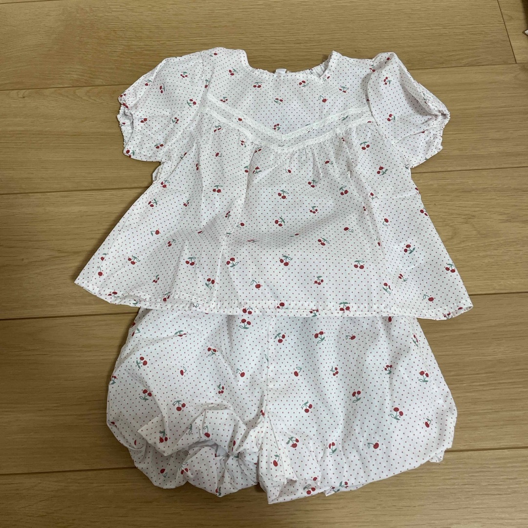 しまむら(シマムラ)のjuo チェリー柄セットアップ キッズ/ベビー/マタニティのキッズ服女の子用(90cm~)(その他)の商品写真