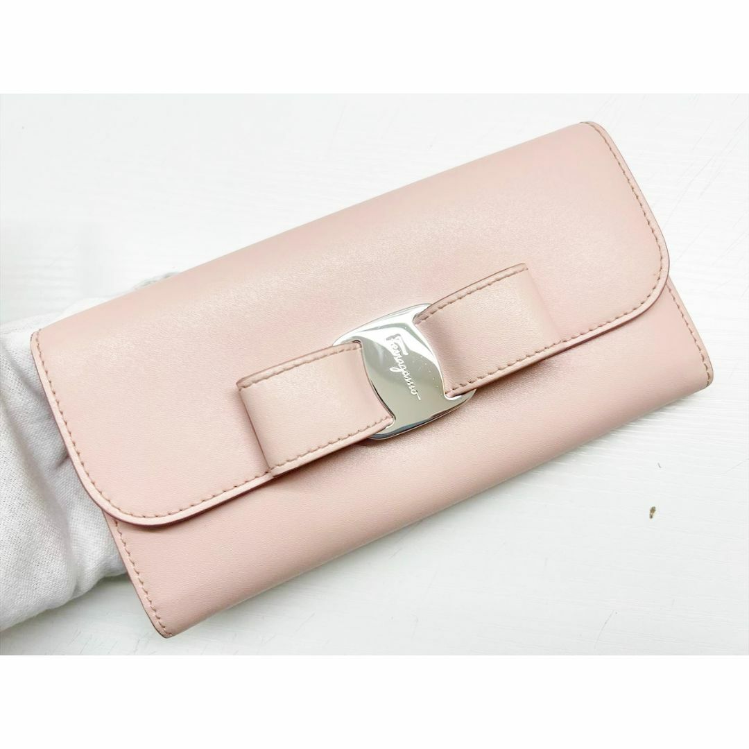Salvatore Ferragamo - 美品 フェラガモ ヴァラ リボン 二つ折り Salvatore Ferragamo - 美品 フェラガモ ヴァラ リボン 二つ折り