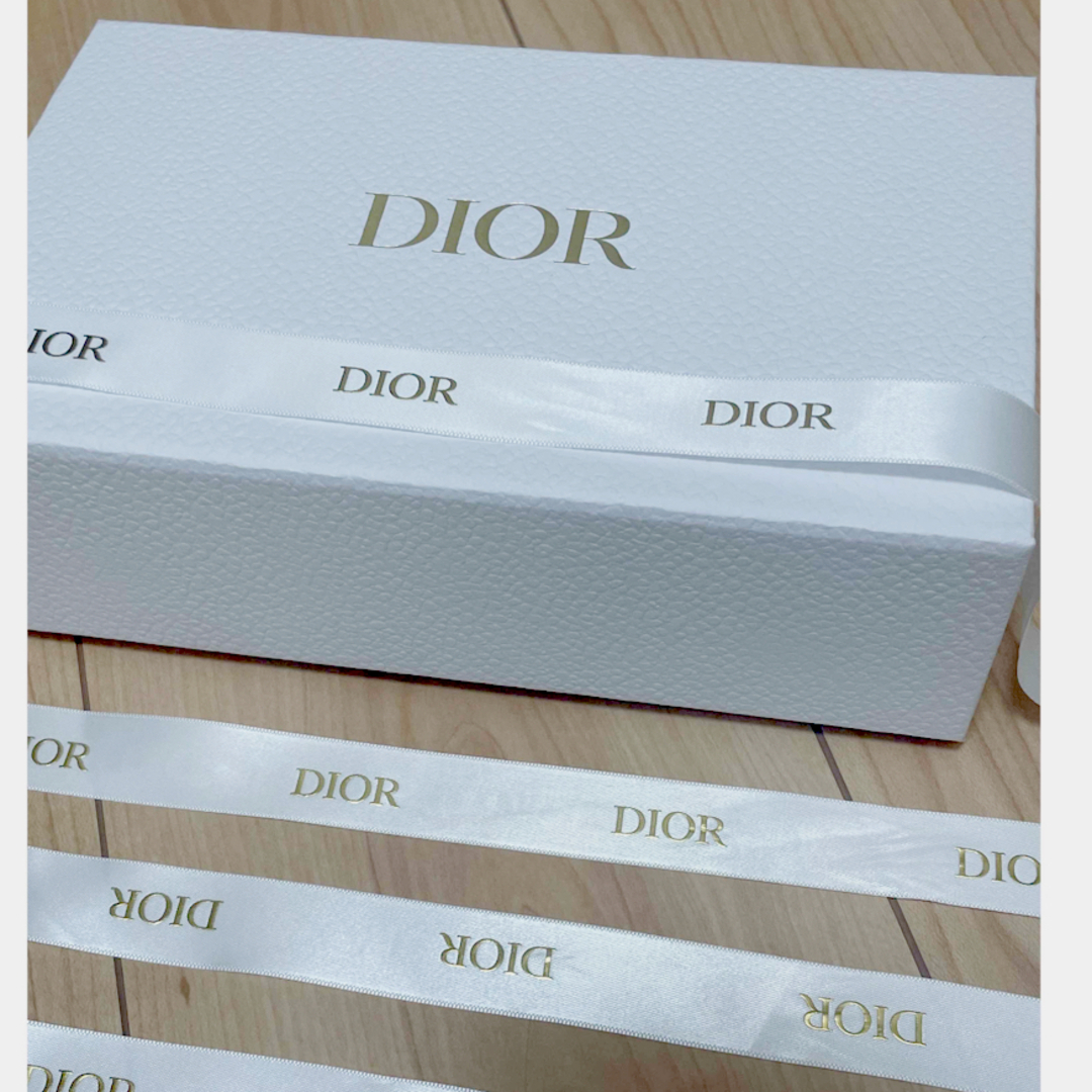 Dior(ディオール)のDior ギフトボックス　リボン インテリア/住まい/日用品のオフィス用品(ラッピング/包装)の商品写真