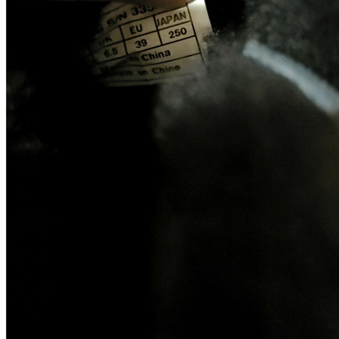 UGG(アグ)のUGGアグ　ムートンブーツ　クラシックミニ　ベイリーボウ　黒ブラック　25cm レディースの靴/シューズ(ブーツ)の商品写真