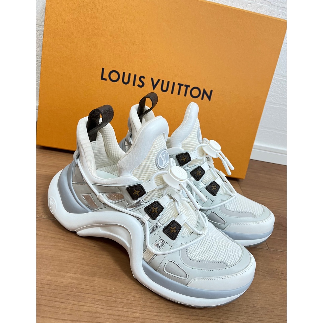 LOUIS VUITTON(ルイヴィトン)の【美品✨完売品】ルィヴィトン アークライトスニーカー レディース レディースの靴/シューズ(スニーカー)の商品写真