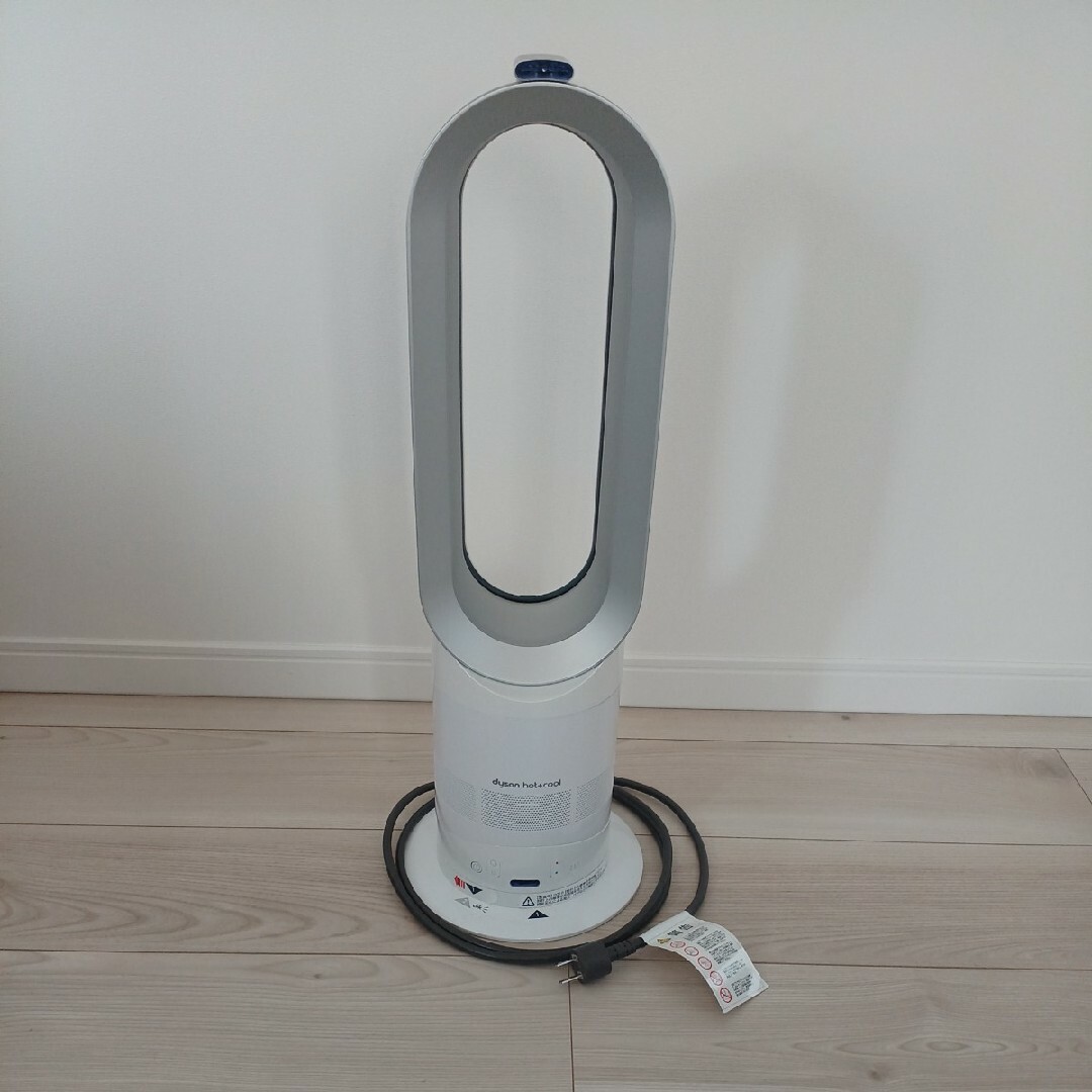 Dyson(ダイソン)のkana様　ダイソンdyson hot＋cool ファンヒーター AM 05 スマホ/家電/カメラの冷暖房/空調(ファンヒーター)の商品写真