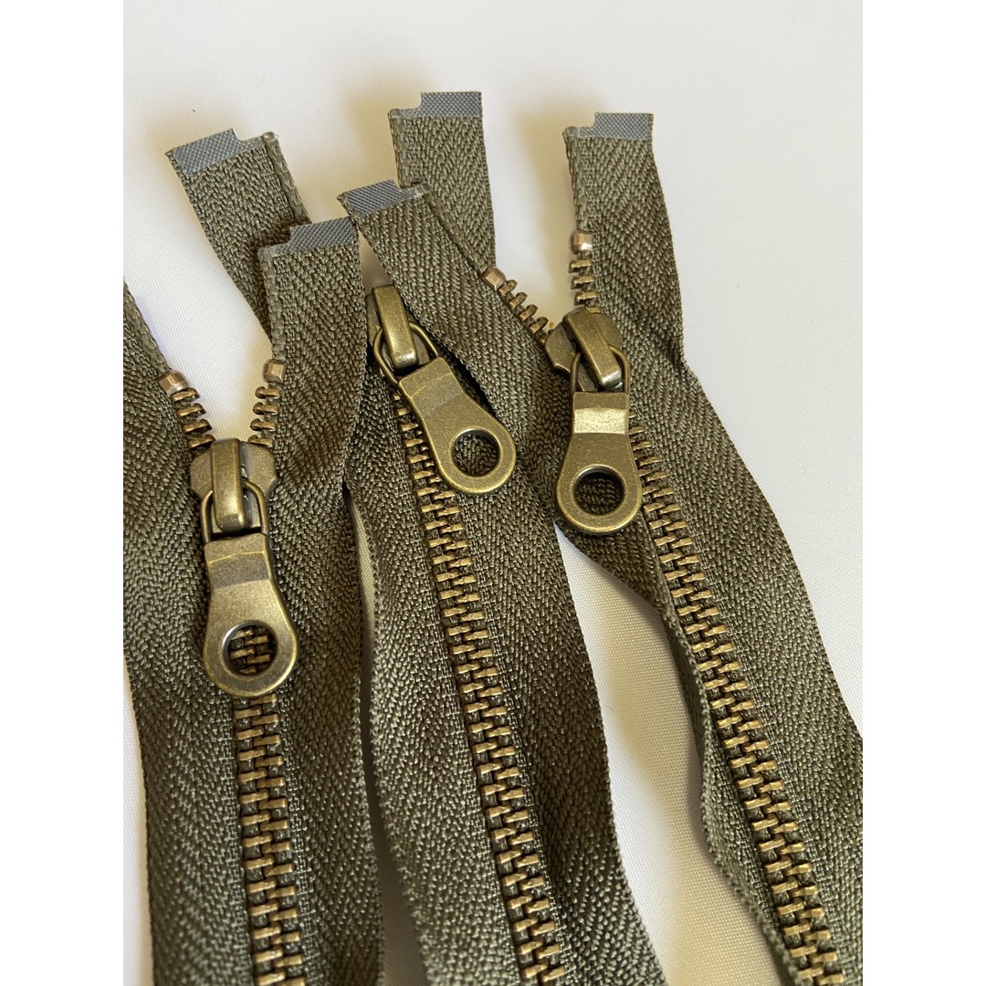 YKK 金属 オープンファスナー アンティークゴールド カーキ5号43㎝ 3本 ハンドメイドの素材/材料(各種パーツ)の商品写真
