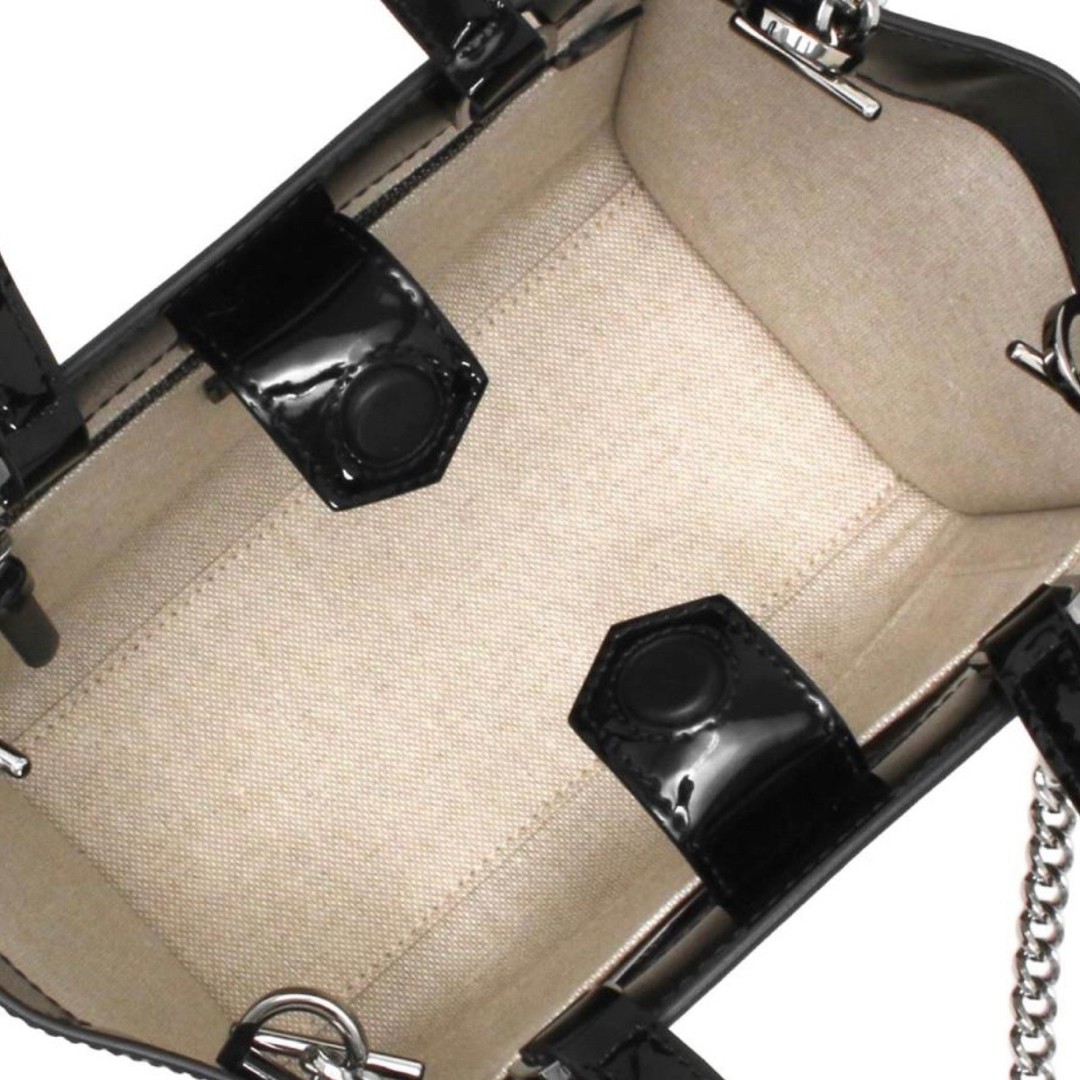 JIMMY CHOO(ジミーチュウ)の新品　ジミーチュウ　ミニトートバッグ　ブラック　刺繍　チェーンショルダー　 レディースのバッグ(トートバッグ)の商品写真
