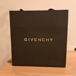 《美品》GIVENCHY ショッパー ジバンシー ショップ袋 ギフト 誕生日