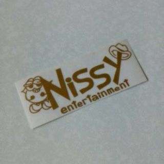 カッティング ステッカー Nissy スマホ ゴールド w100(ミュージシャン)