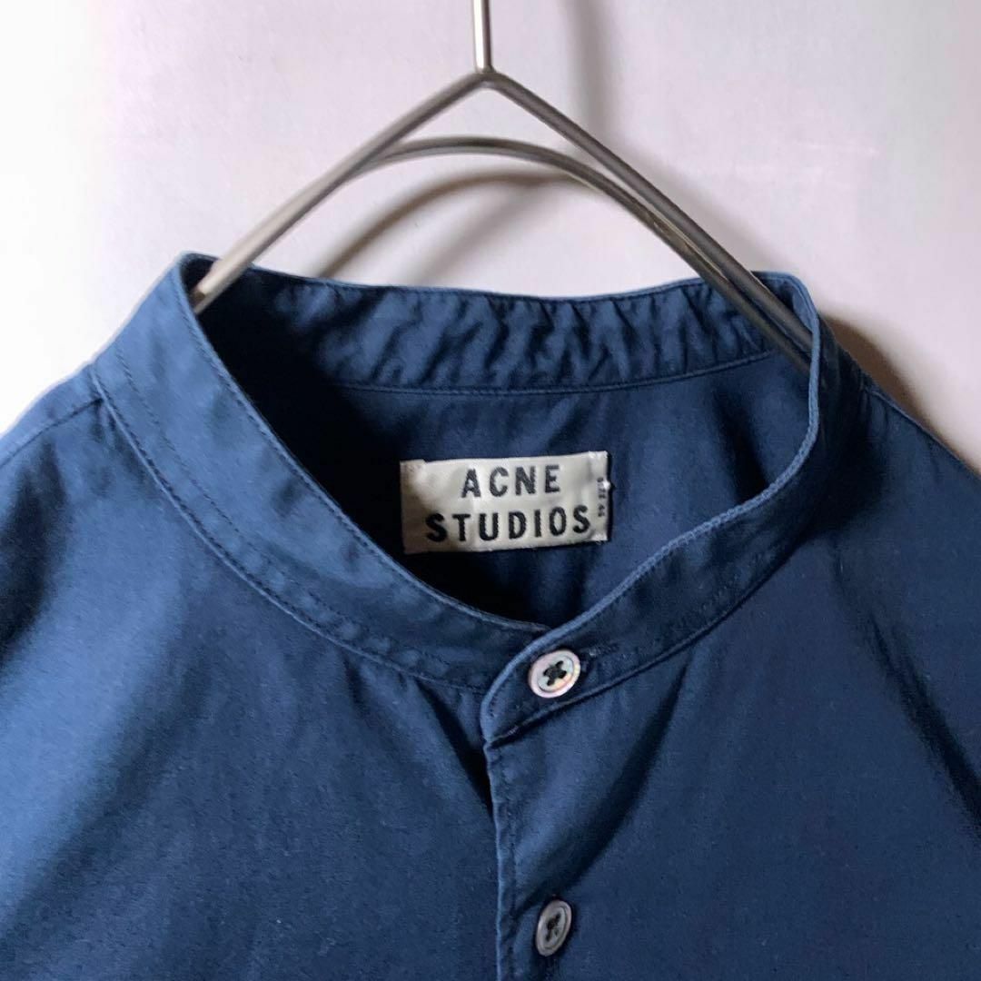Acne Studios(アクネストゥディオズ)のAcne Studios バンドカラー ロングシャツ ネイビー 無地 46 メンズのトップス(シャツ)の商品写真