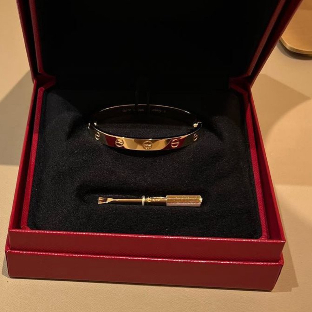 Cartier(カルティエ)のカルティエ　LOVE BRACELET LOVE ブレスレット  新品 レディースのアクセサリー(ブレスレット/バングル)の商品写真