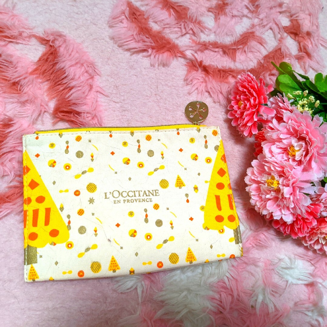 L'OCCITANE(ロクシタン)のロクシタン♥可愛らしい♥ブローチ付き♥ポーチ レディースのファッション小物(ポーチ)の商品写真