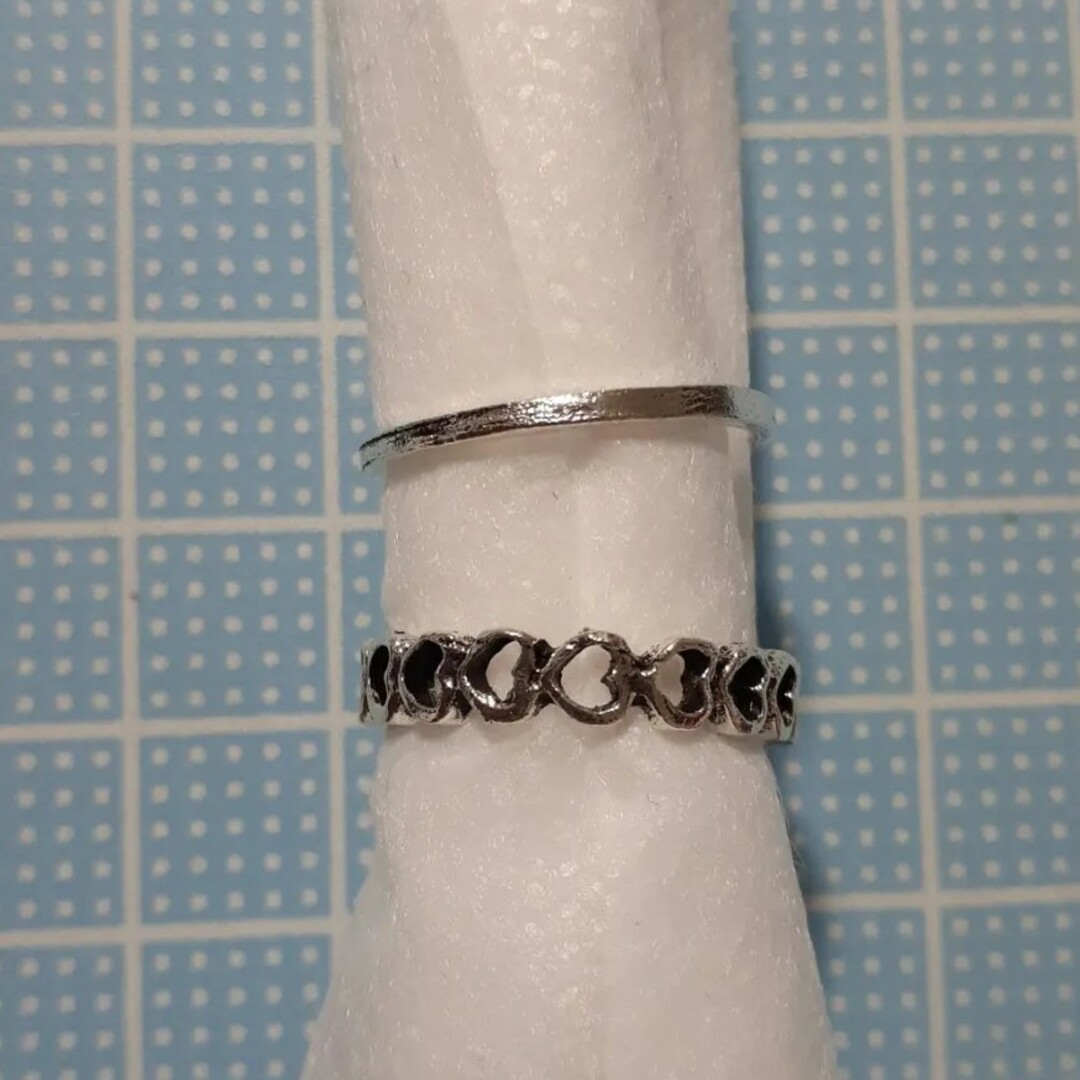 新品　未使用　キラキラの指輪　ハート形等のリング　2個セット レディースのアクセサリー(リング(指輪))の商品写真
