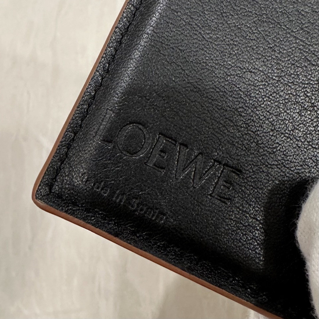 LOEWE(ロエベ)のロエベ　アナグラムトライフォールドウォレット　6cc 三つ折り財布　黒　ブラック レディースのファッション小物(財布)の商品写真