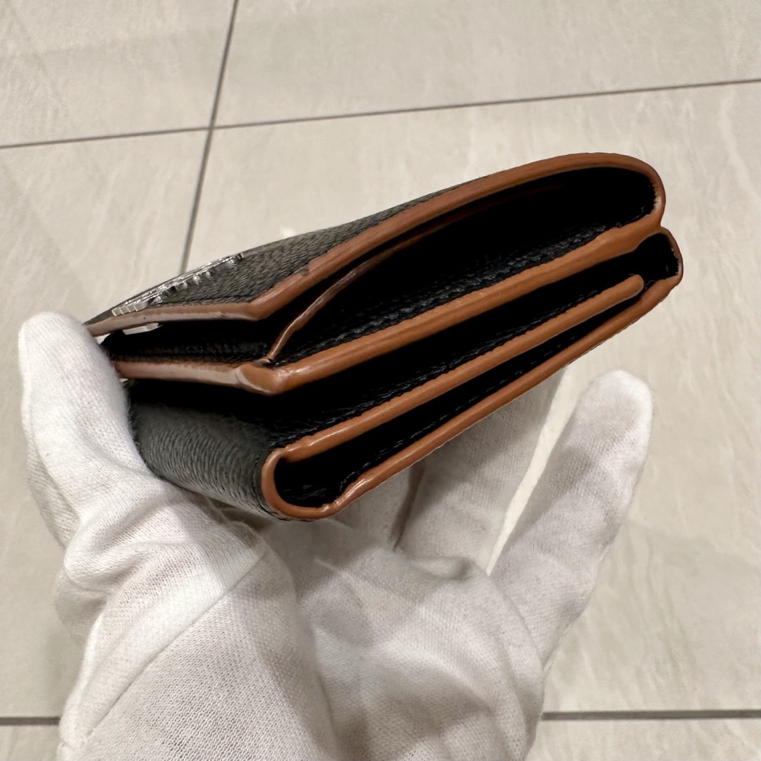 LOEWE(ロエベ)のロエベ　アナグラムトライフォールドウォレット　6cc 三つ折り財布　黒　ブラック レディースのファッション小物(財布)の商品写真
