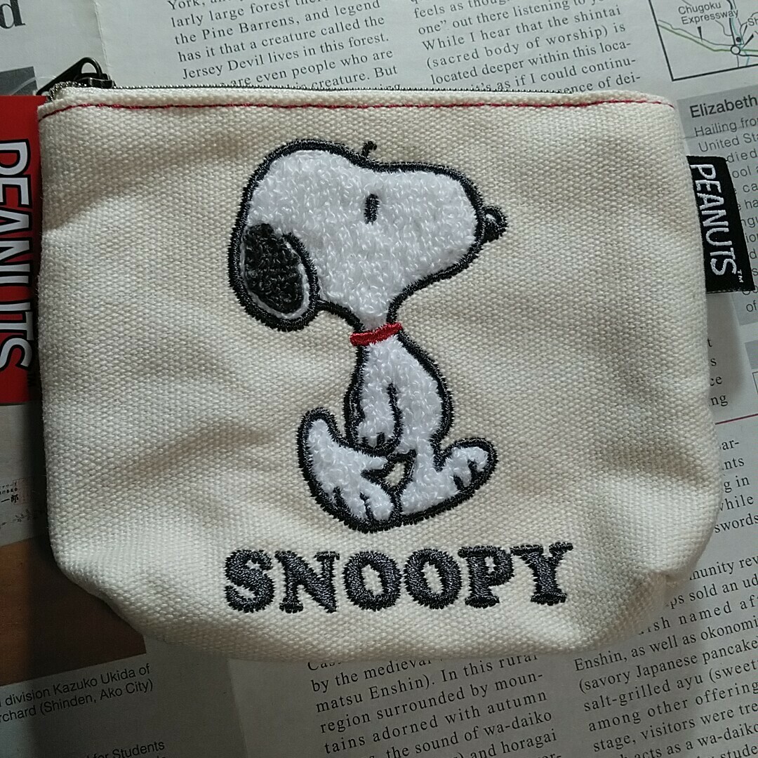 SNOOPY(スヌーピー)の新品 新商品 SNOOPY スヌーピー ポーチ ティッシュポーチ レディースのファッション小物(ポーチ)の商品写真