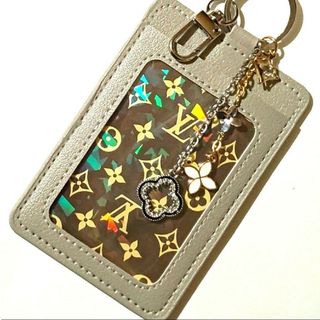 ルイヴィトン(LOUIS VUITTON)の貴重✨LOUIS VUITTON✨モノグラムトランプ １枚 新品パスケース　43(名刺入れ/定期入れ)