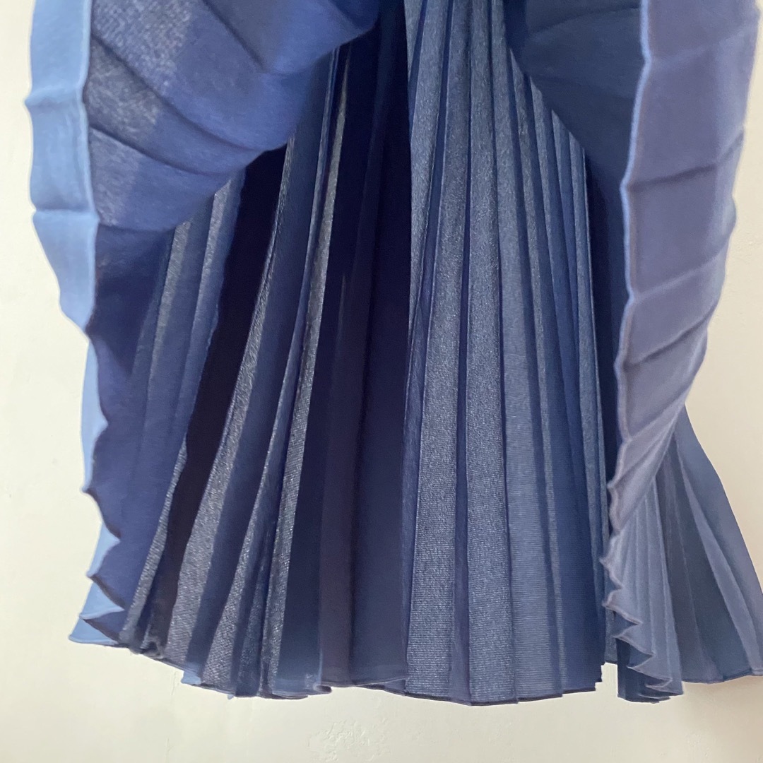 BABYLONE(バビロン)のバビロン　ブルー系　プリーツ　ロングスカート　ゴムウエスト　サイズ38 M レディースのスカート(ロングスカート)の商品写真