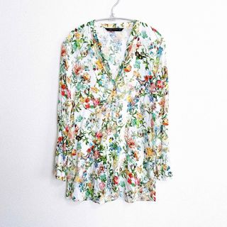 ザラ(ZARA)の【 ZARA 】　花柄　蝶々　ボタニカル　白　フルーツ　シャツ　ブラウス　春夏(シャツ/ブラウス(長袖/七分))