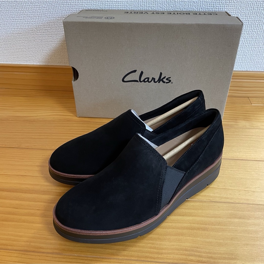 Clarks(クラークス)の【新品】Clarks クラークス シェイリンアヴェ ブラックスエード 軽量 レディースの靴/シューズ(スリッポン/モカシン)の商品写真