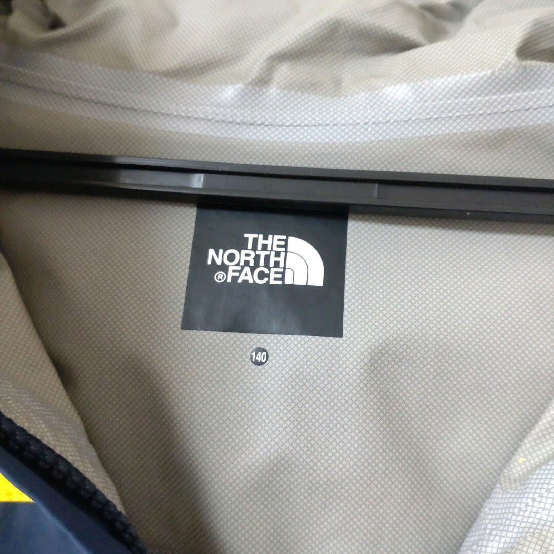 THE NORTH FACE(ザノースフェイス)のTHENORTHFACEノースフェイス ウィンドブレーカー キッズ/ベビー/マタニティのキッズ服男の子用(90cm~)(ジャケット/上着)の商品写真