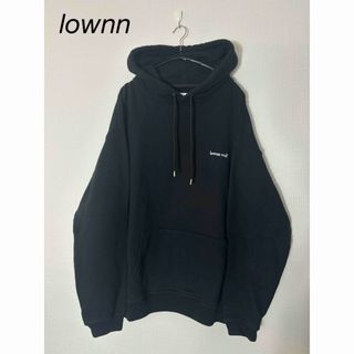 コモリ(COMOLI)のlownn LW signature Hoodie 刺繍ロゴ パーカー(パーカー)