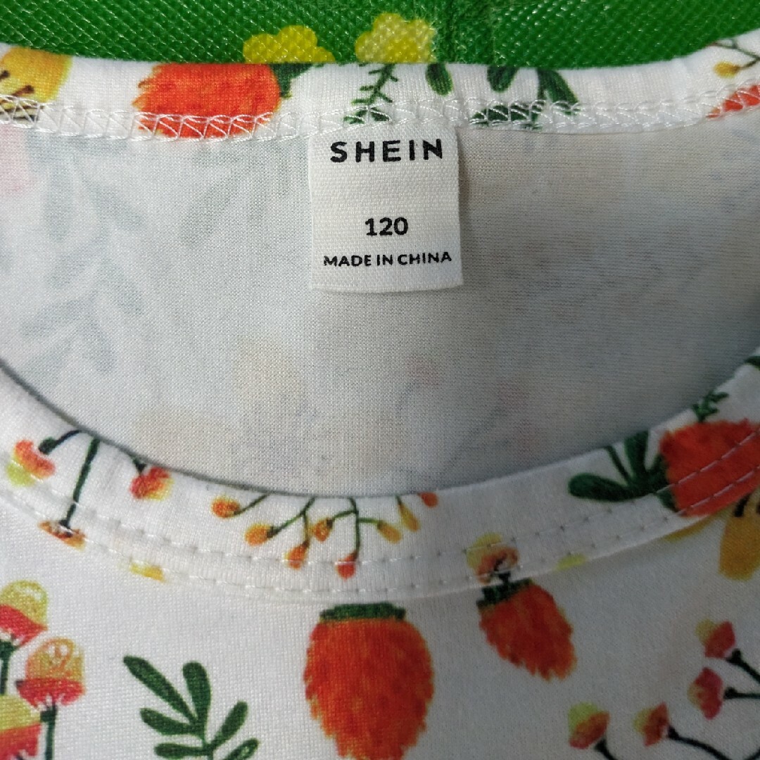 SHEIN(シーイン)の84.SHEIN　セットアップ　120 キッズ/ベビー/マタニティのキッズ服女の子用(90cm~)(Tシャツ/カットソー)の商品写真