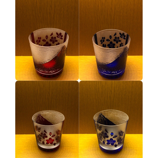 江戸切子ペアグラス　赤と青　桜と富士山　未使用品(グラス/カップ)