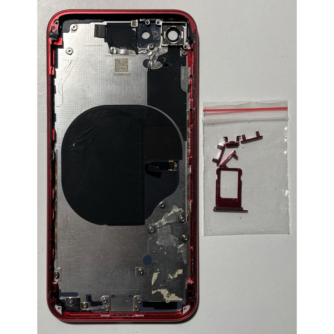 Apple iPhone SE2 PRODUCT RED ハウジング スマホ/家電/カメラのスマートフォン/携帯電話(スマートフォン本体)の商品写真