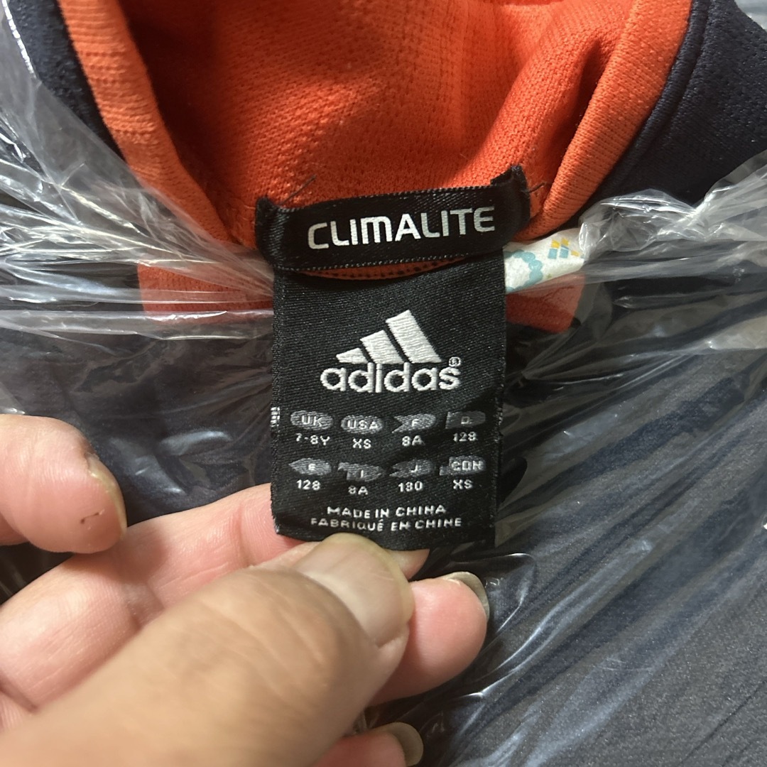 adidas(アディダス)のキッズウェア　130  キッズ/ベビー/マタニティのキッズ服男の子用(90cm~)(ジャケット/上着)の商品写真