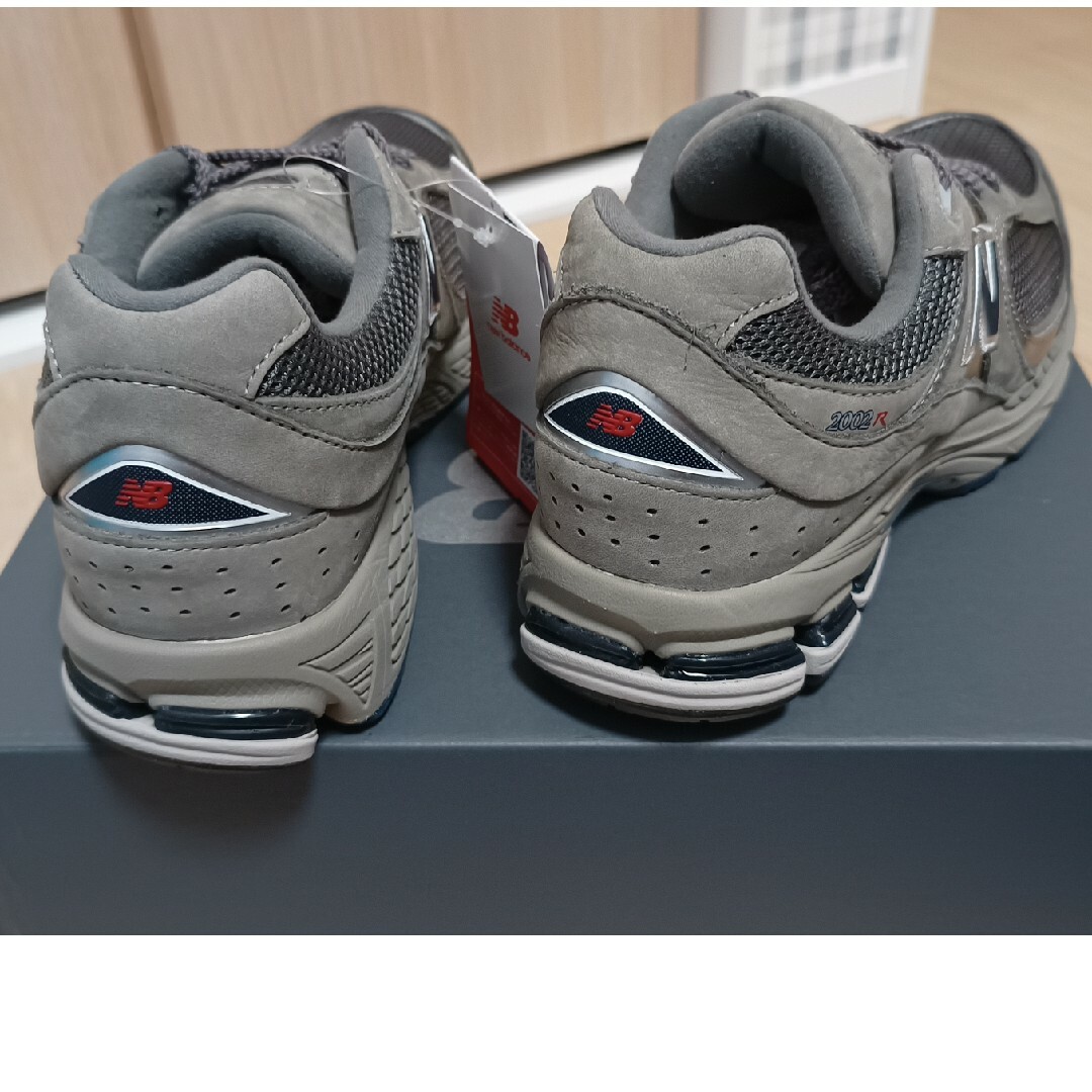 New Balance(ニューバランス)のNew Balance 2002R Gray ニューバランス グレー 26cm メンズの靴/シューズ(スニーカー)の商品写真