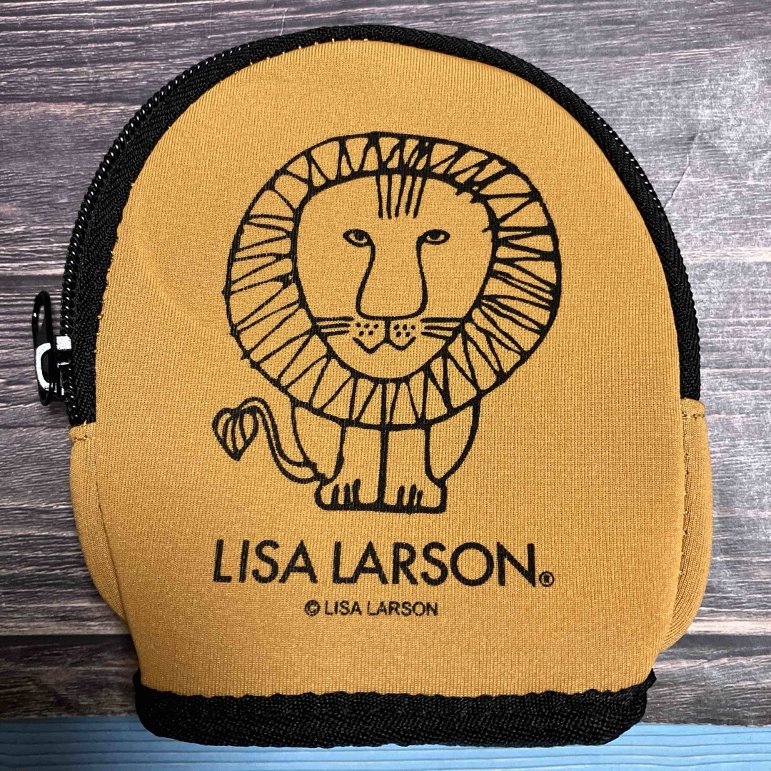 Lisa Larson(リサラーソン)のリンネル付録　リサラーソン　ポーチ　缶ケース　4点セット エンタメ/ホビーの雑誌(ファッション)の商品写真