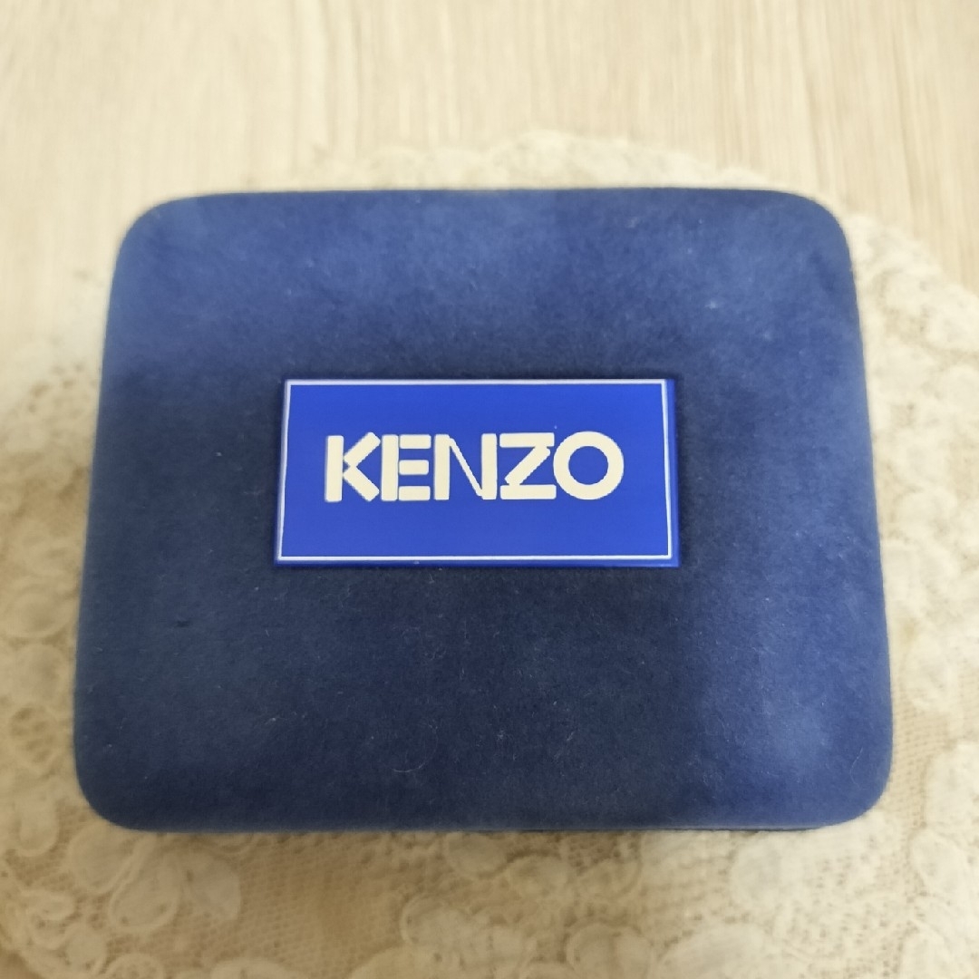 KENZO(ケンゾー)のKENZO ケンゾー ブレスレット チャーム？薔薇 七宝 レディースのアクセサリー(ブレスレット/バングル)の商品写真