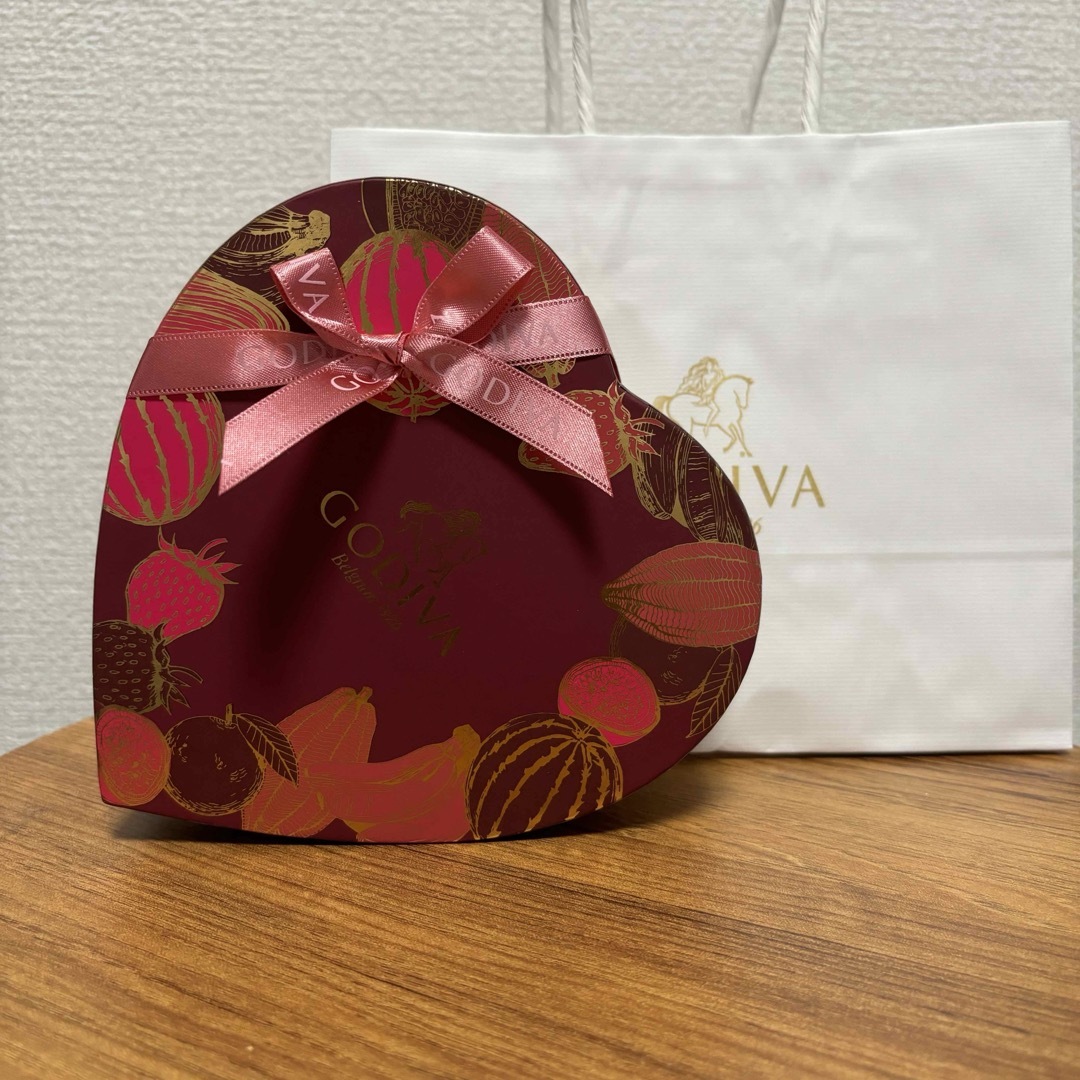 GODIVA(ゴディバ)のゴディバ フルーツバスケット セレクション 6粒 食品/飲料/酒の食品(菓子/デザート)の商品写真