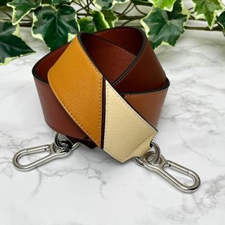 ロエベ(LOEWE)のLOEWE ロエベ パズル バッグストラップ (クラシックカーフ) ブラウン(ショルダーバッグ)