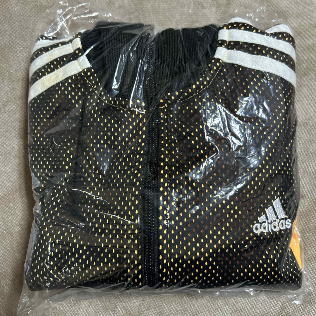 adidas(アディダス)のキッズウェア　１５０　 キッズ/ベビー/マタニティのキッズ服男の子用(90cm~)(ジャケット/上着)の商品写真