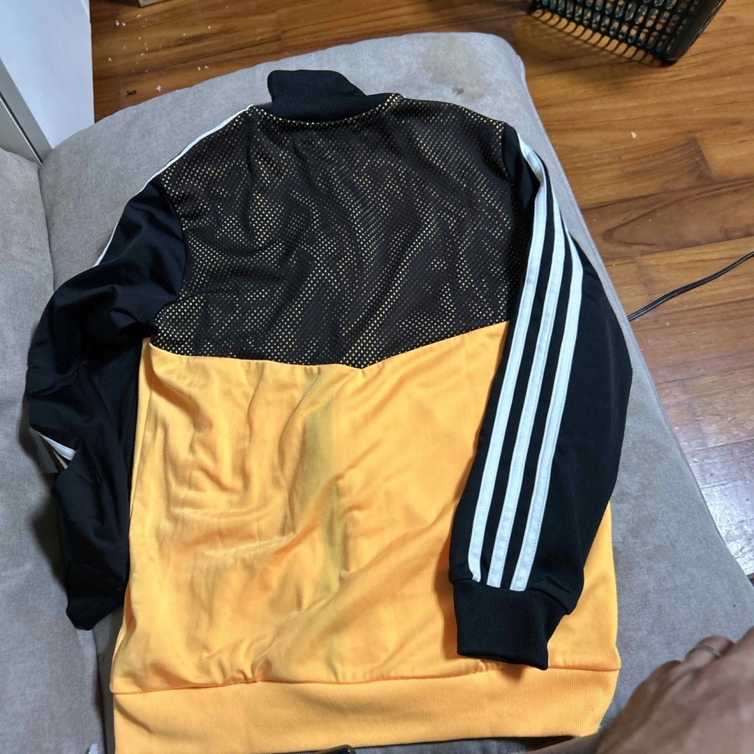 adidas(アディダス)のキッズウェア　１５０　 キッズ/ベビー/マタニティのキッズ服男の子用(90cm~)(ジャケット/上着)の商品写真