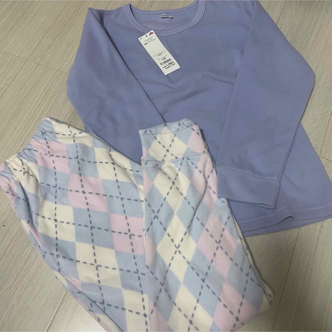 新品　お買い得　フリースパジャマ キッズ/ベビー/マタニティのキッズ服女の子用(90cm~)(パジャマ)の商品写真