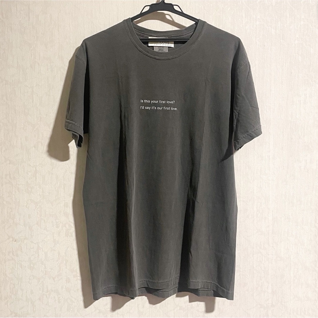 AAA 宇野実彩子 Firstlove tee Tシャツ グレー ファーストラブ エンタメ/ホビーのタレントグッズ(ミュージシャン)の商品写真