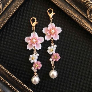 再販No.85  マスクチャーム　イヤリング　ピアス　レジンチャーム　春　桜(チャーム)