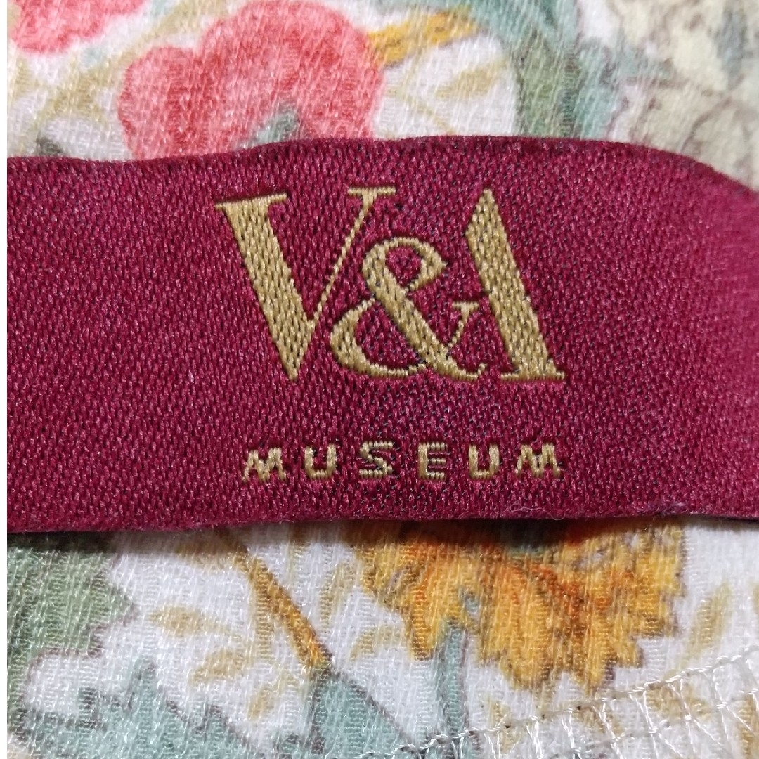 東京ブラウス  V&A  Museum  長袖ブラウス レディースのトップス(シャツ/ブラウス(長袖/七分))の商品写真